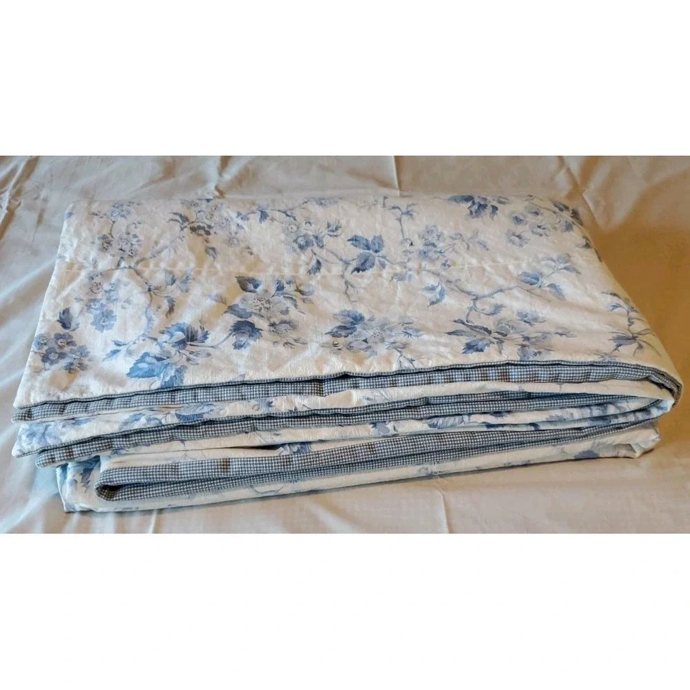 Twin XL Bed spread 100% Thick Cotton‎ Reversible Blue White Floral Toile 67x96